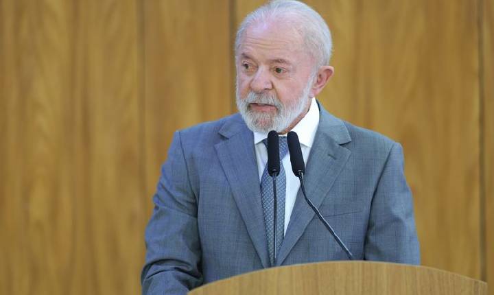 Lula veta aumento de número de deputados na Câmara