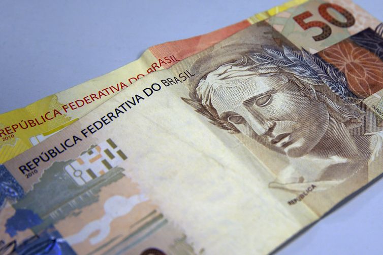 Caixa libera abono salarial para nascidos em setembro e outubro